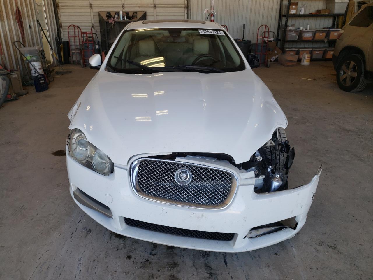 2011 JAGUAR XF - Image 5