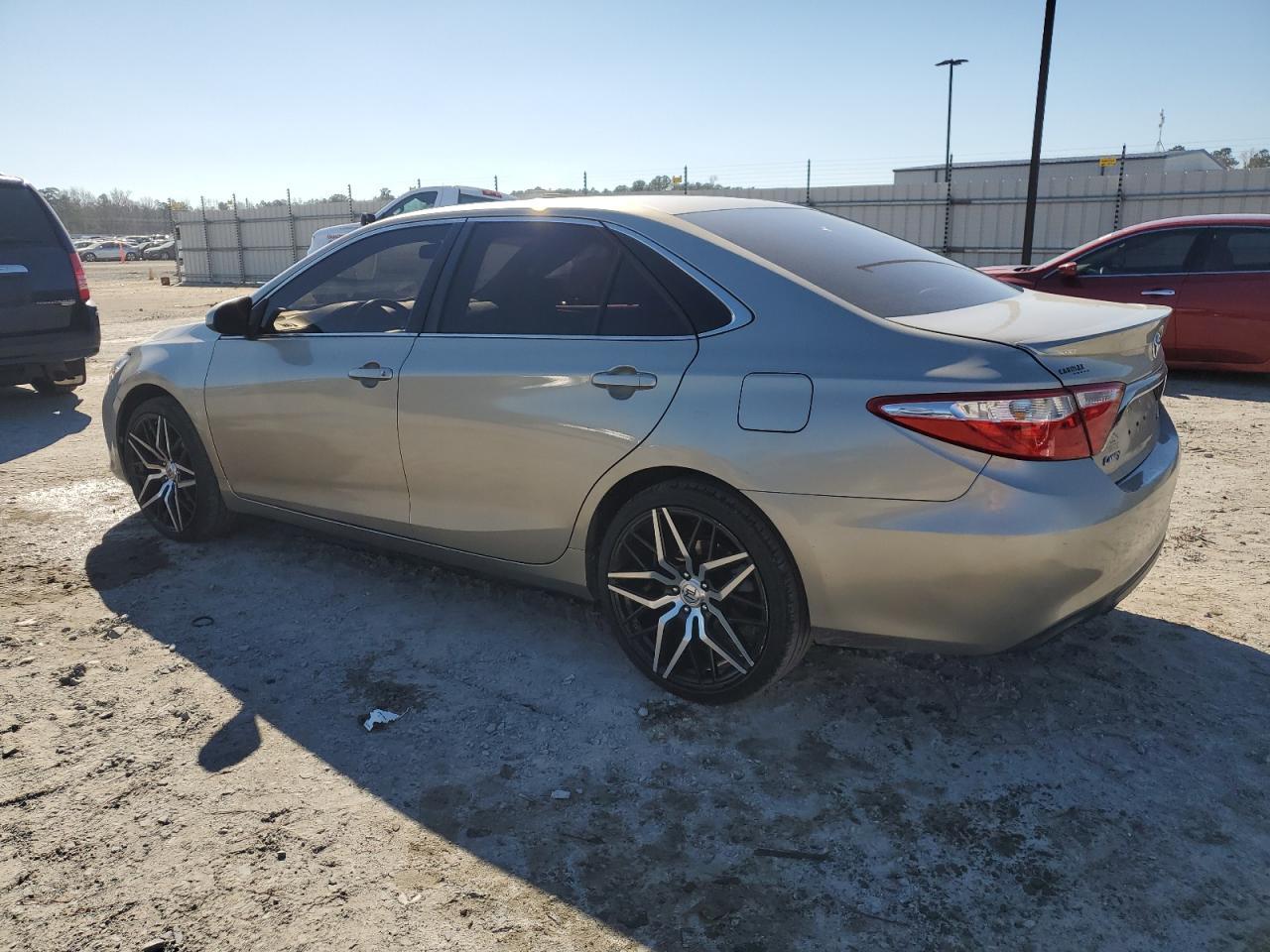 2015 TOYOTA CAMRY LE - Фото 2