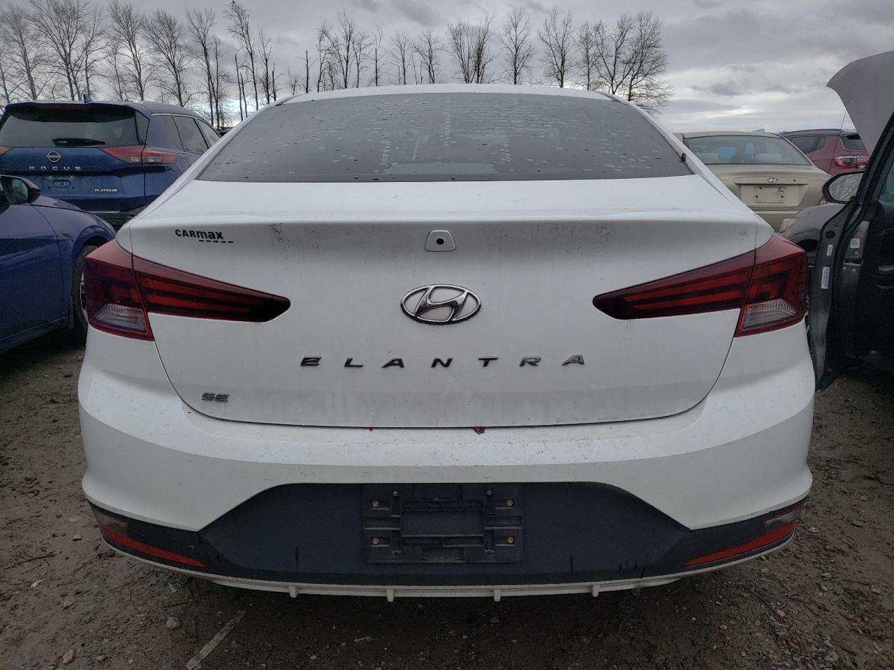 2019 HYUNDAI ELANTRA SE - Image 6