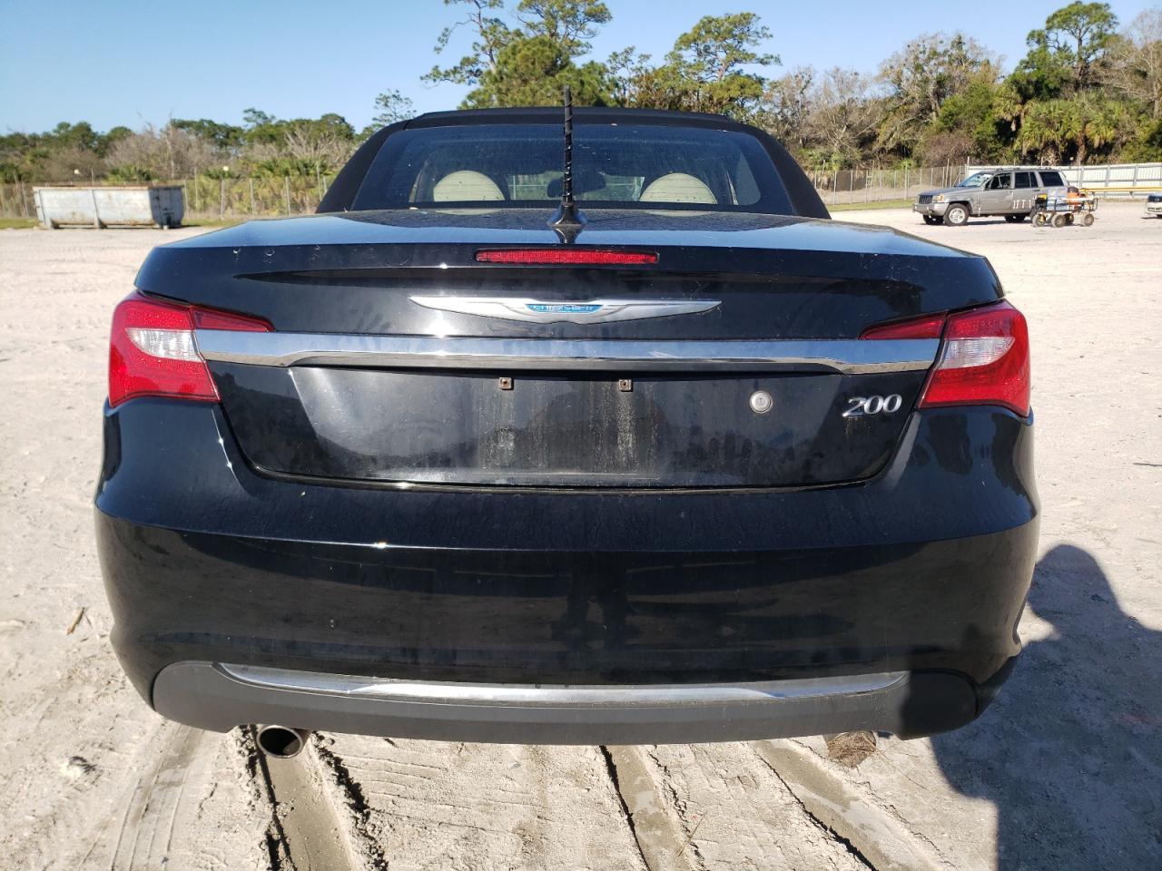 2012 CHRYSLER 200 LIMITE - Image 6