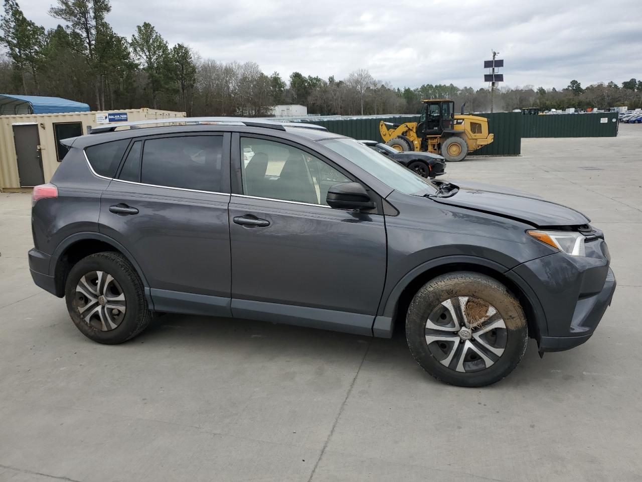 2017 TOYOTA RAV4 LE - Image 4
