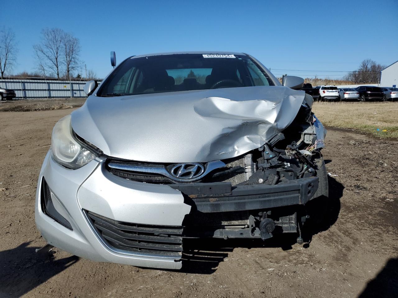 2015 HYUNDAI ELANTRA SE - Image 5