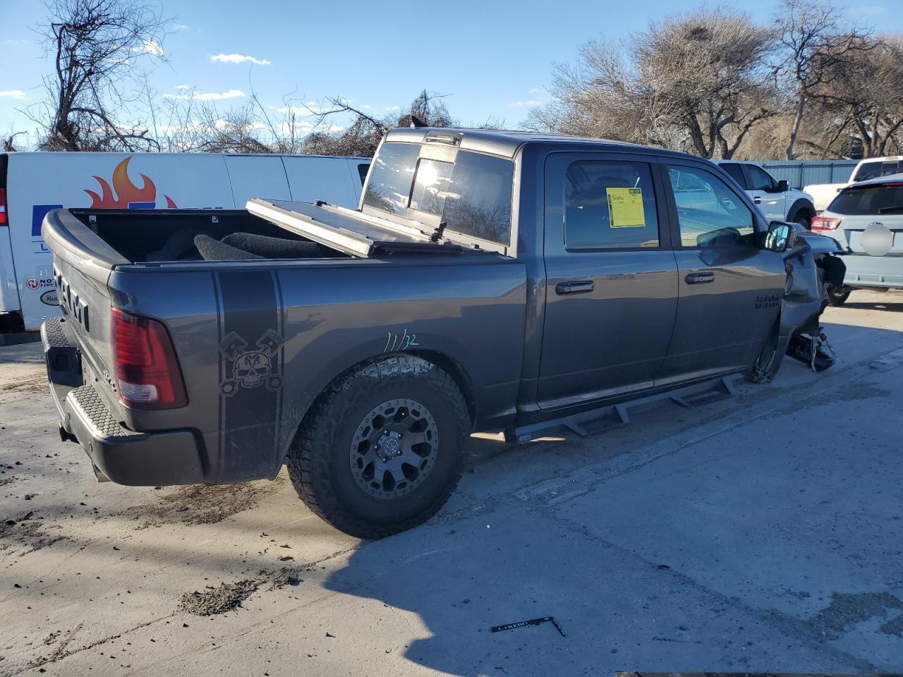 2017 RAM 1500 SPORT - Фото 3