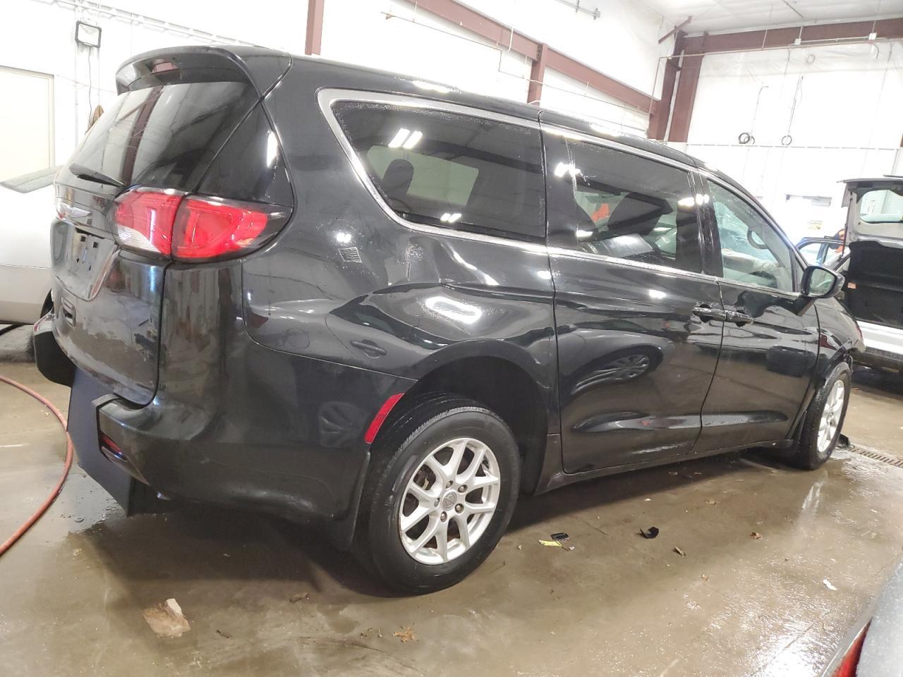 2017 CHRYSLER PACIFICA T - Image 3