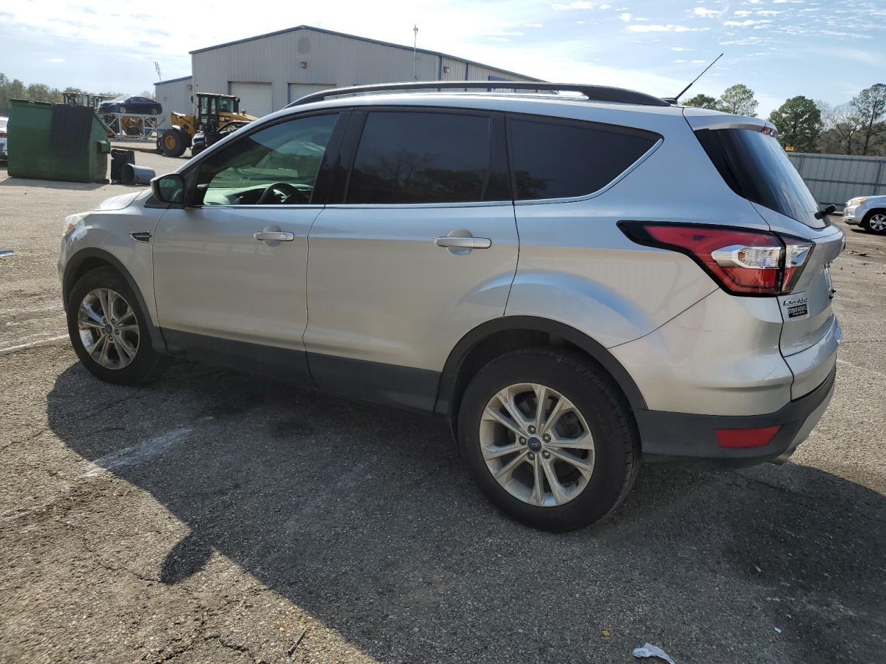 2017 FORD ESCAPE SE - Image 2