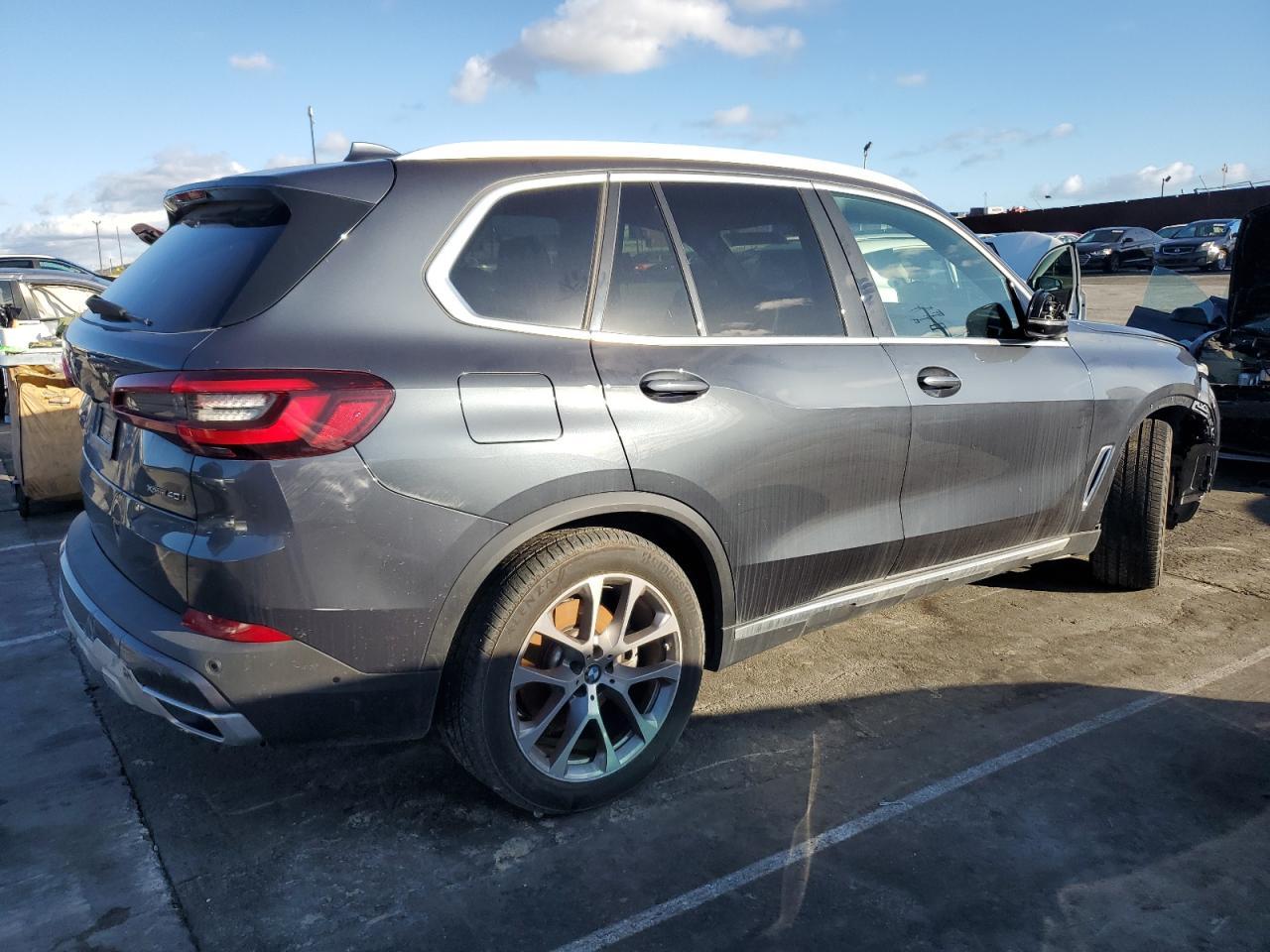 2022 BMW X5 XDRIVE4 - Image 3