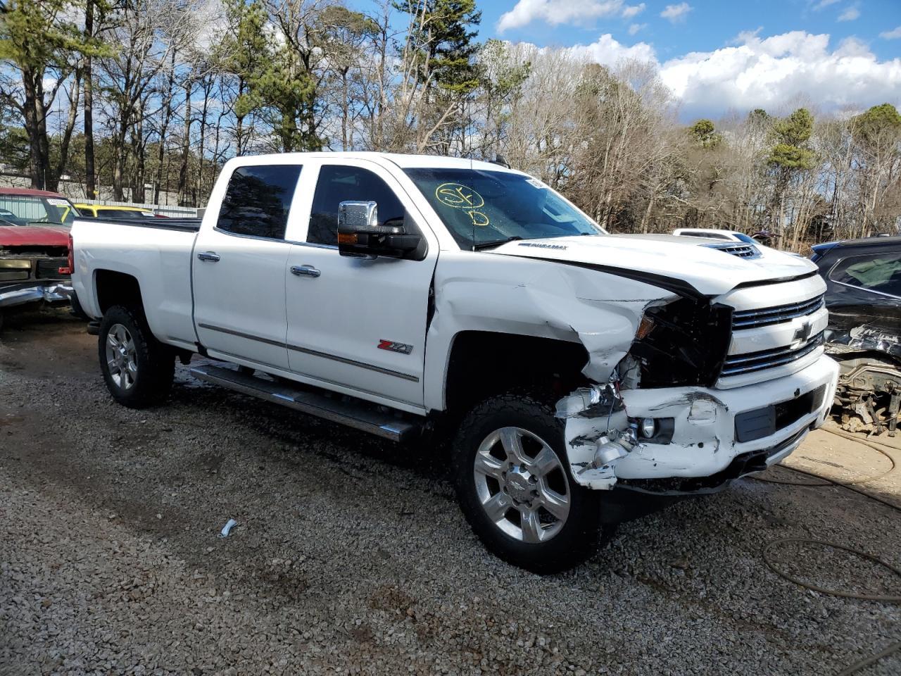2017 CHEVROLET SILVERADO - Image 4