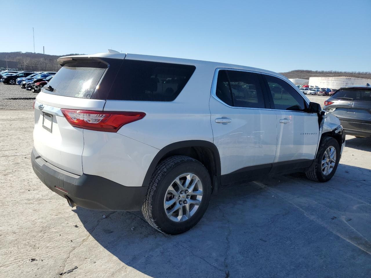 2020 CHEVROLET TRAVERSE L - Фото 3