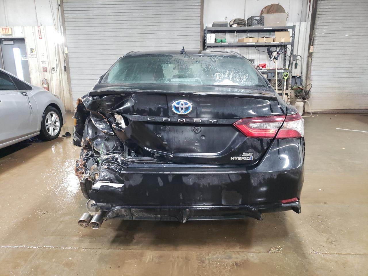 2021 TOYOTA CAMRY SE - Фото 6