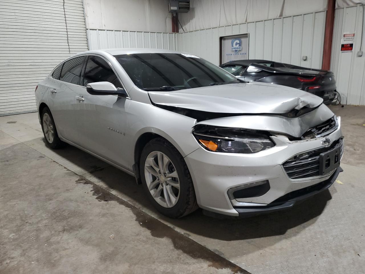 2017 CHEVROLET MALIBU LT - Image 4