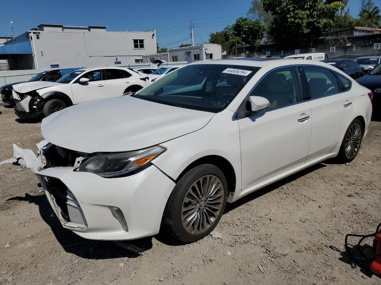 2018 TOYOTA AVALON XLE car image