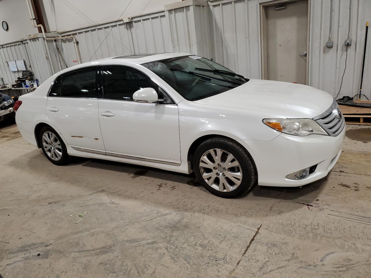 2011 TOYOTA AVALON BAS - Image 4