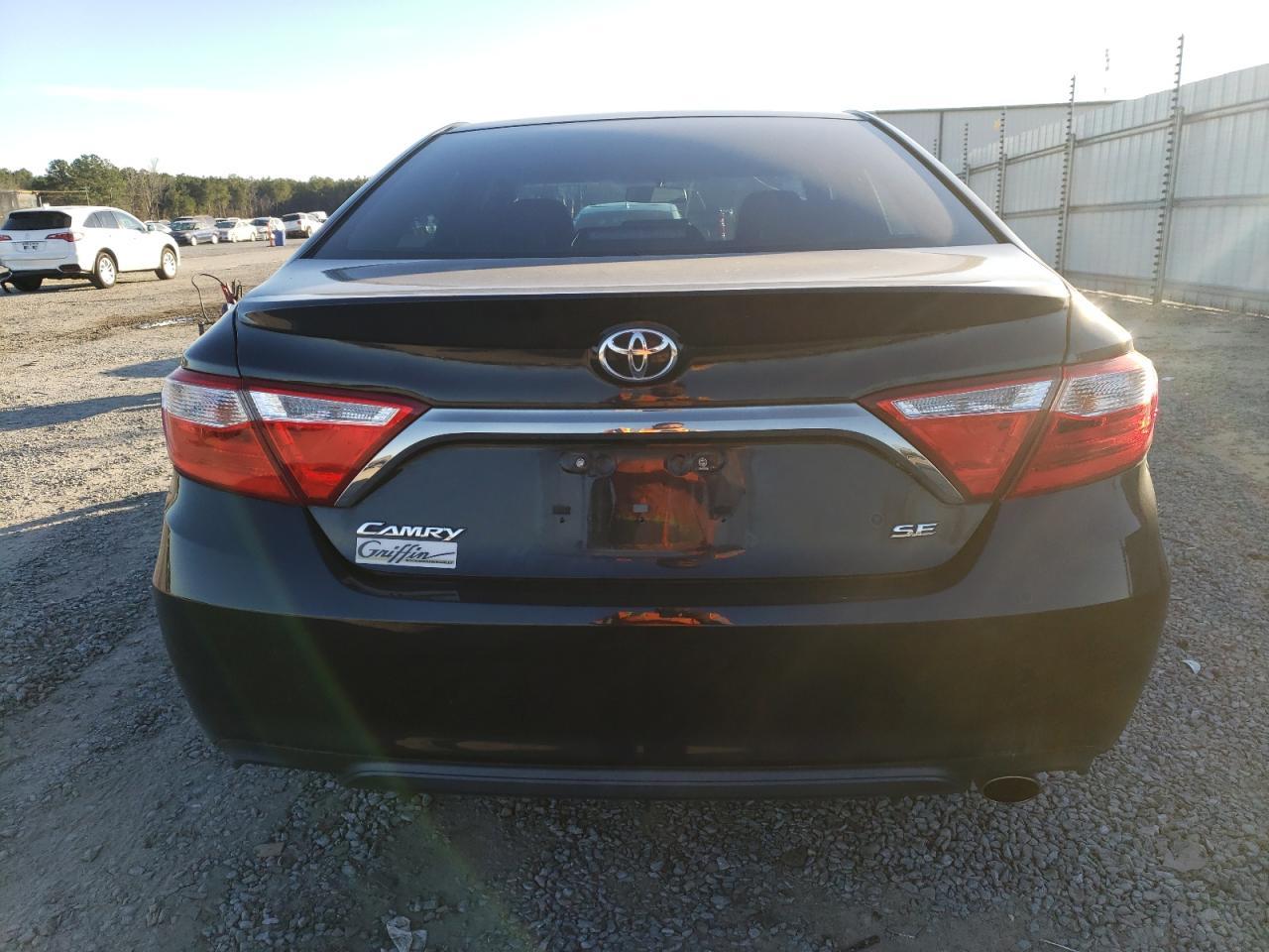2017 TOYOTA CAMRY LE - Image 6