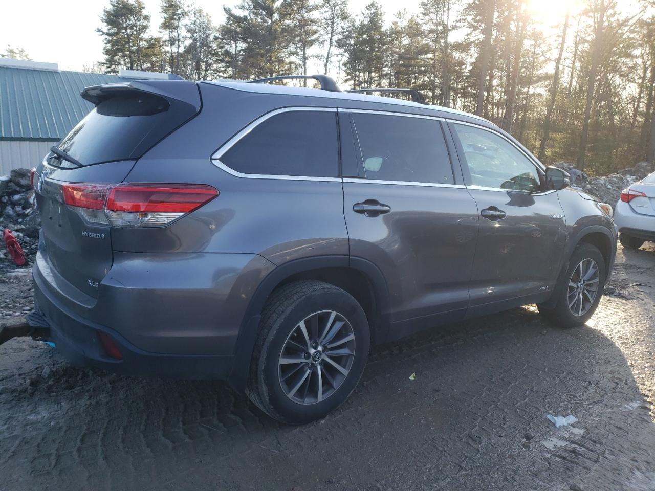 2019 TOYOTA HIGHLANDER - Image 3