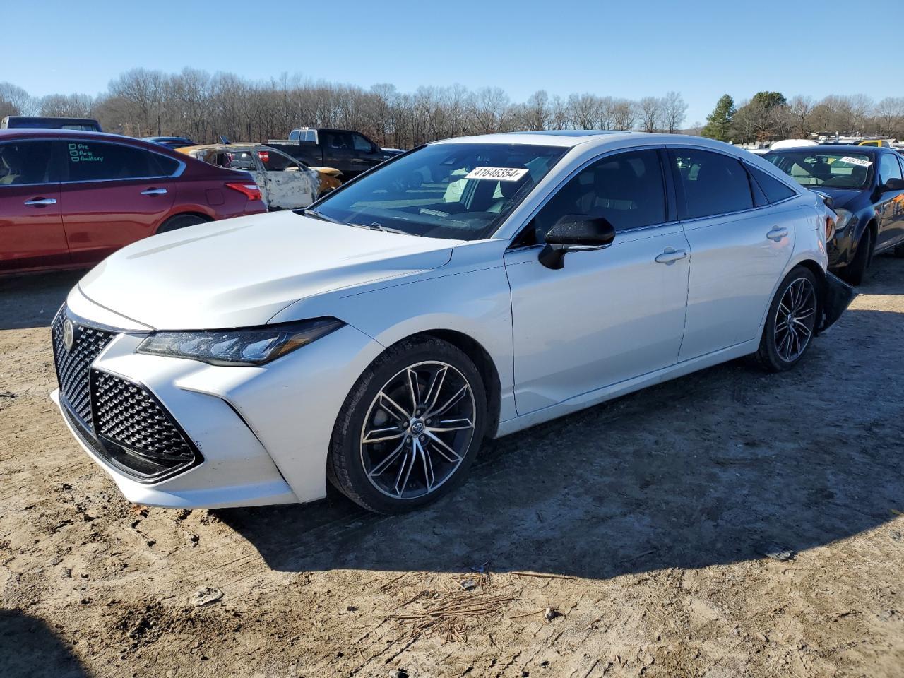 2019 TOYOTA AVALON XLE