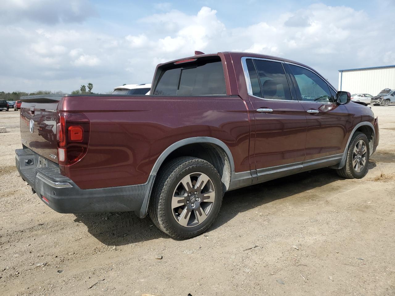2017 HONDA RIDGELINE - Image 3