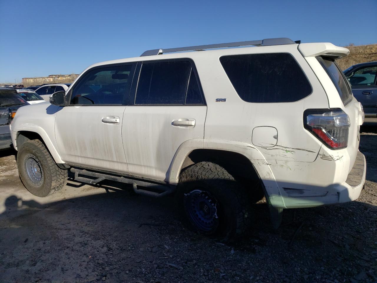 2017 TOYOTA 4RUNNER SR - Image 2