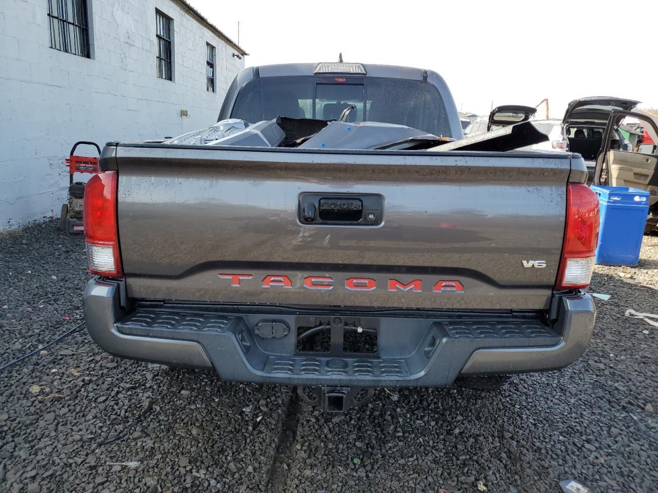 2017 TOYOTA TACOMA DOU - Фото 6
