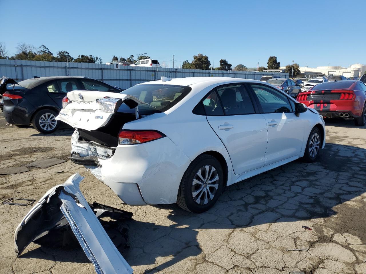 2022 TOYOTA COROLLA LE - Image 3