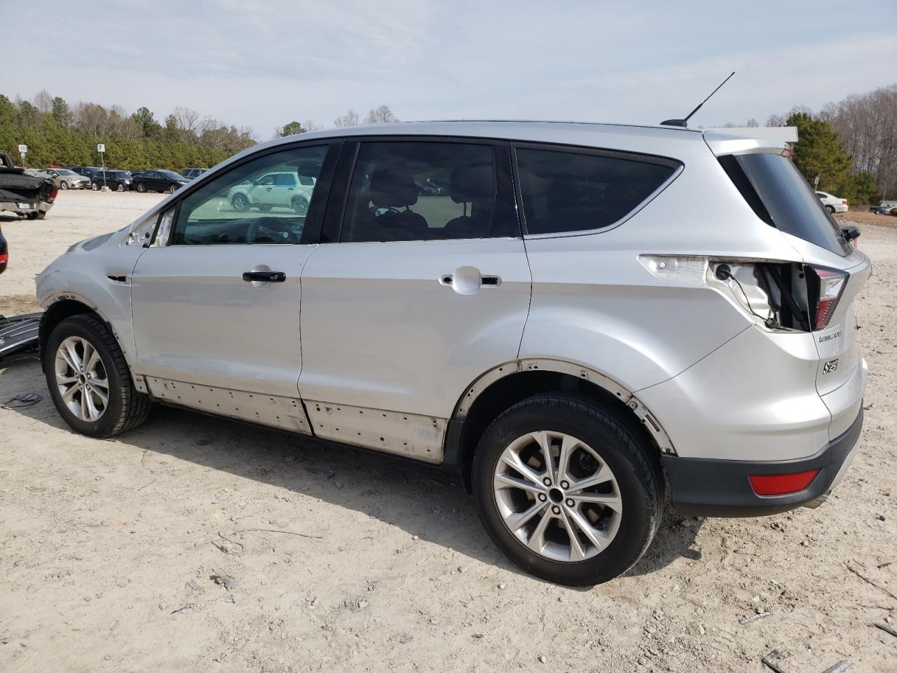 2017 FORD ESCAPE SE - Image 2