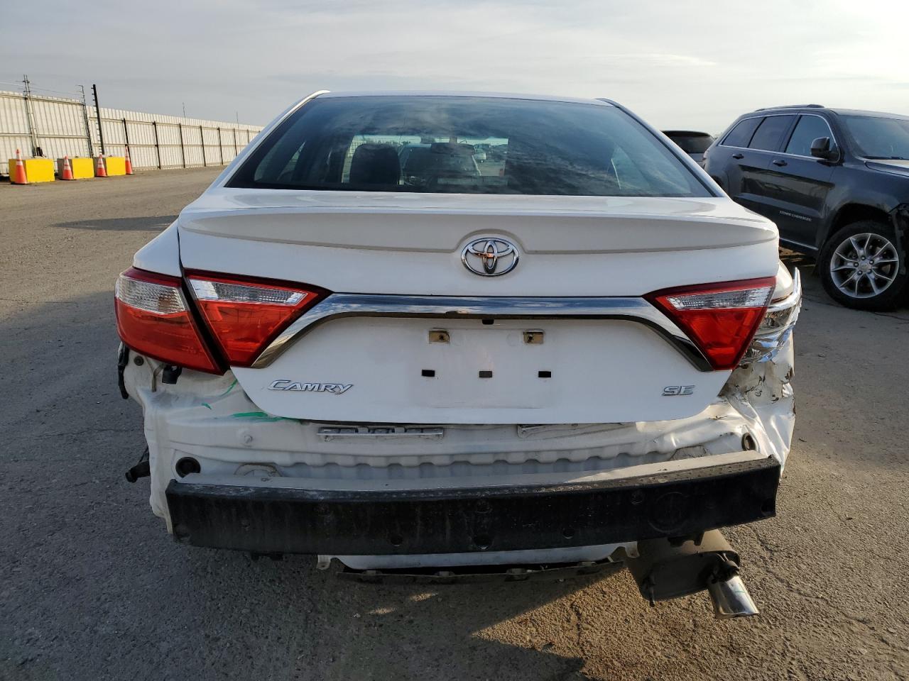 2016 TOYOTA CAMRY LE - Фото 6