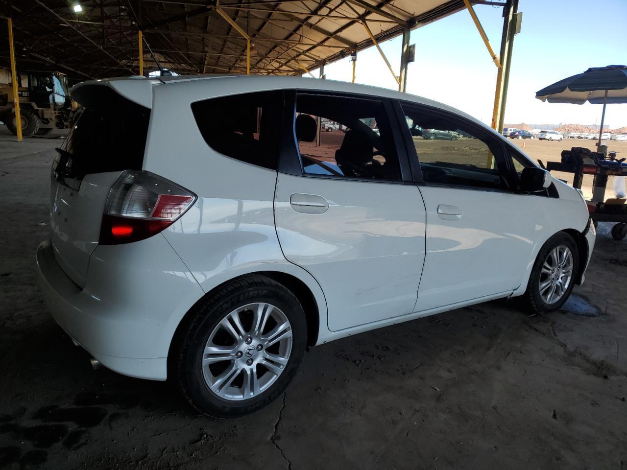 2011 HONDA FIT SPORT - Фото 3