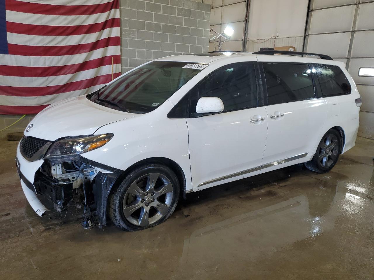 2015 TOYOTA SIENNA SPO