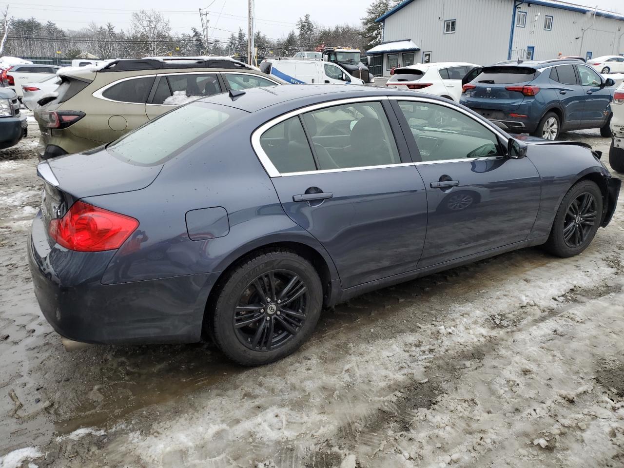 2012 INFINITI G37 - Image 3