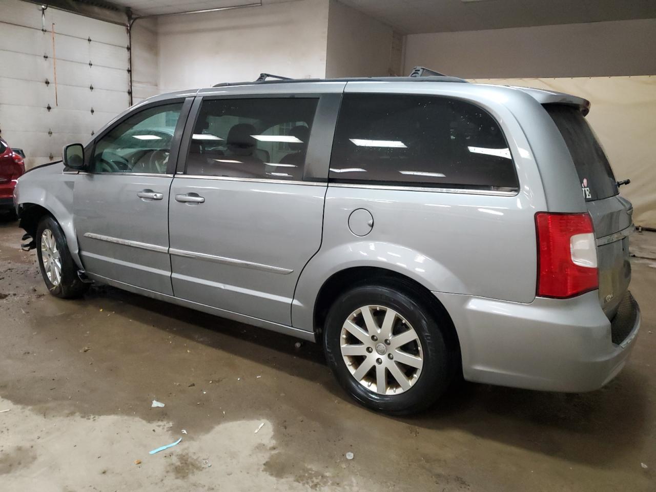 2014 CHRYSLER TOWN & COU - Image 2