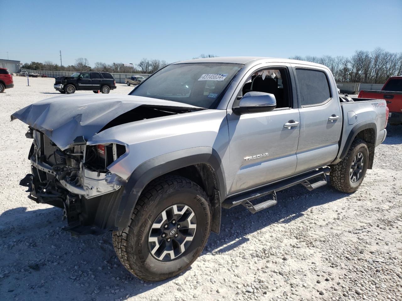 2017 TOYOTA TACOMA DOU