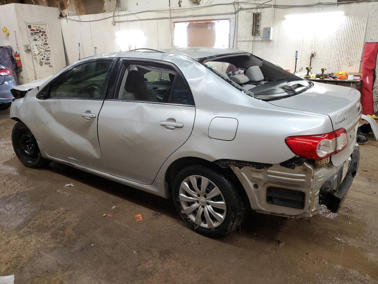 2013 TOYOTA COROLLA BA - Фото 2