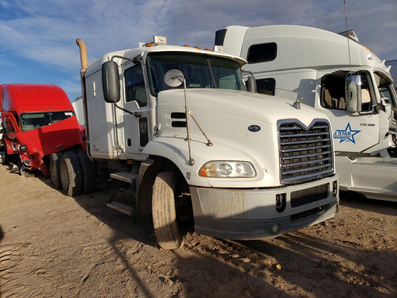 2010 MACK 600 CXU600 car image