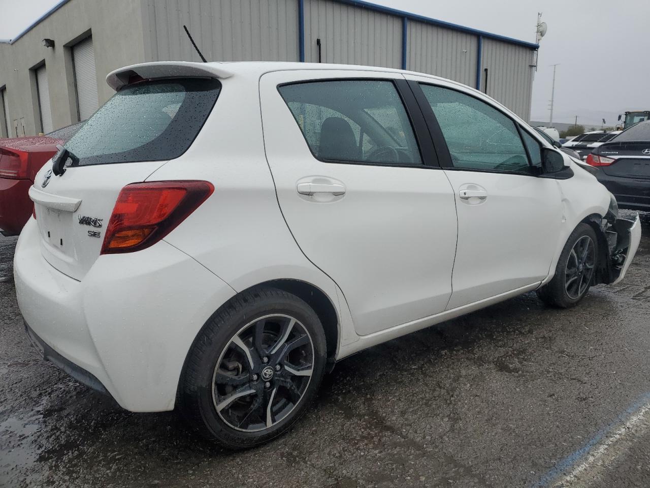 2015 TOYOTA YARIS - Фото 3