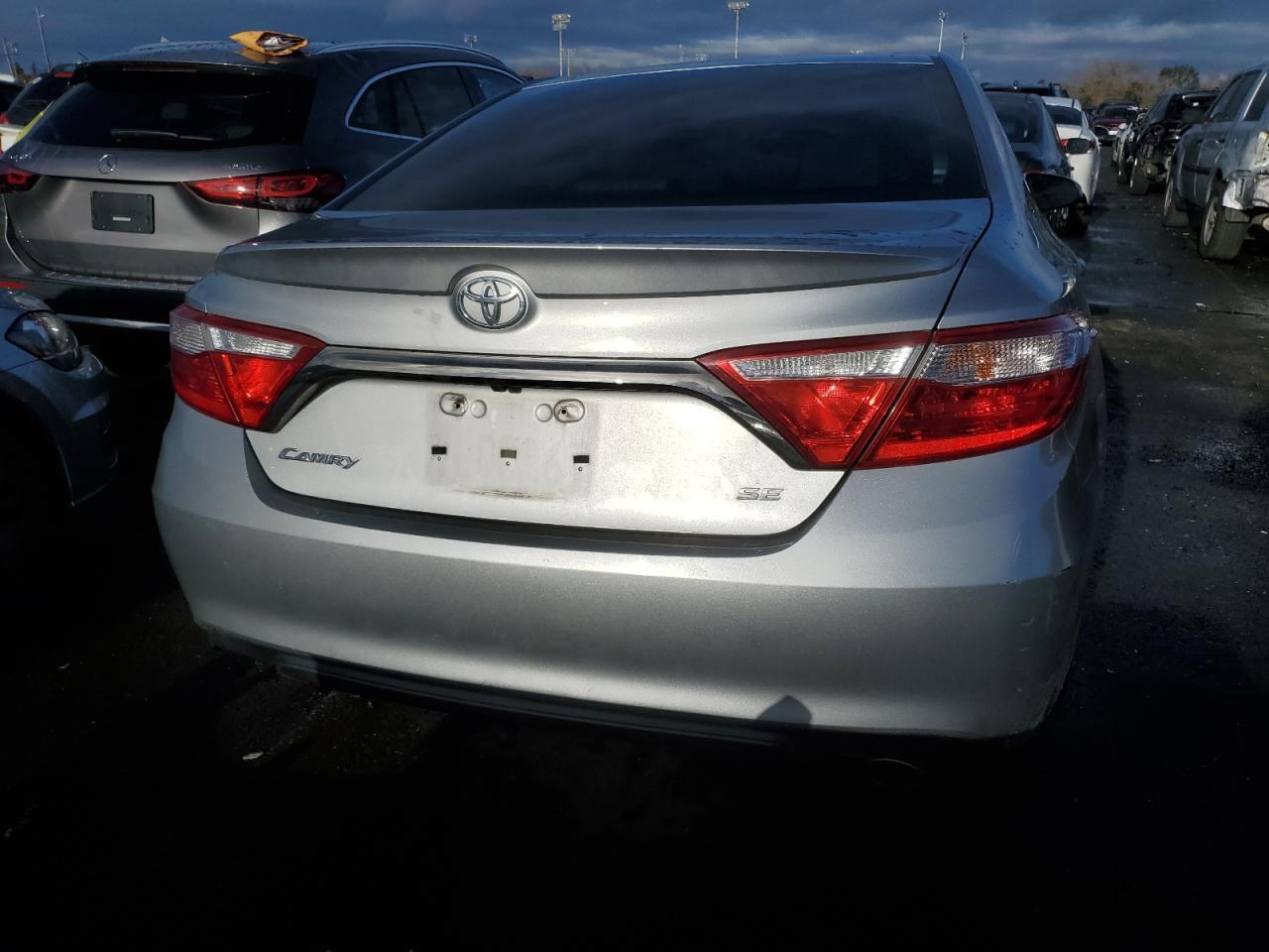 2015 TOYOTA CAMRY LE - Фото 6