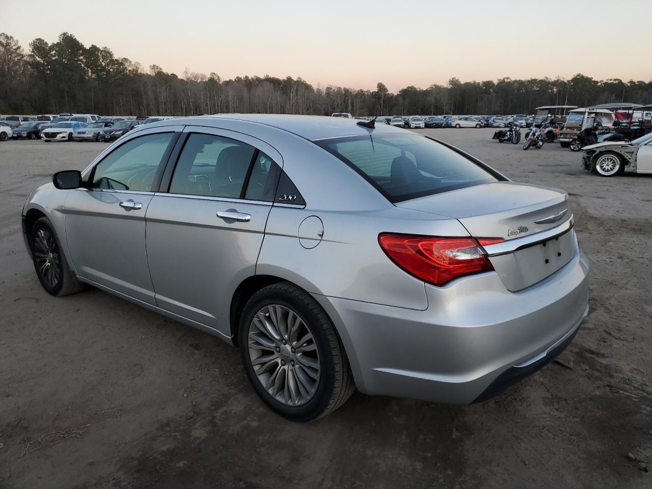2012 CHRYSLER 200 LIMITE - Image 2