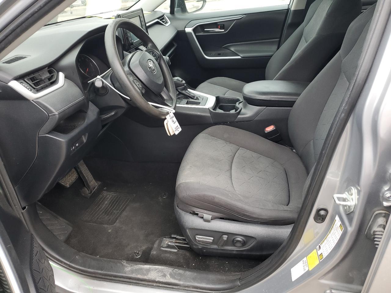 2020 TOYOTA RAV4 XLE - Image 7