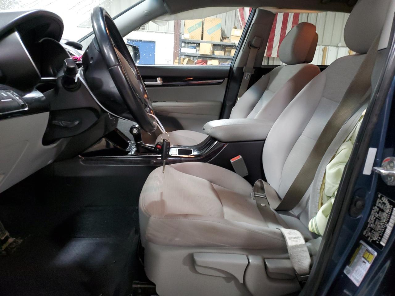 2014 KIA SORENTO LX - Image 7