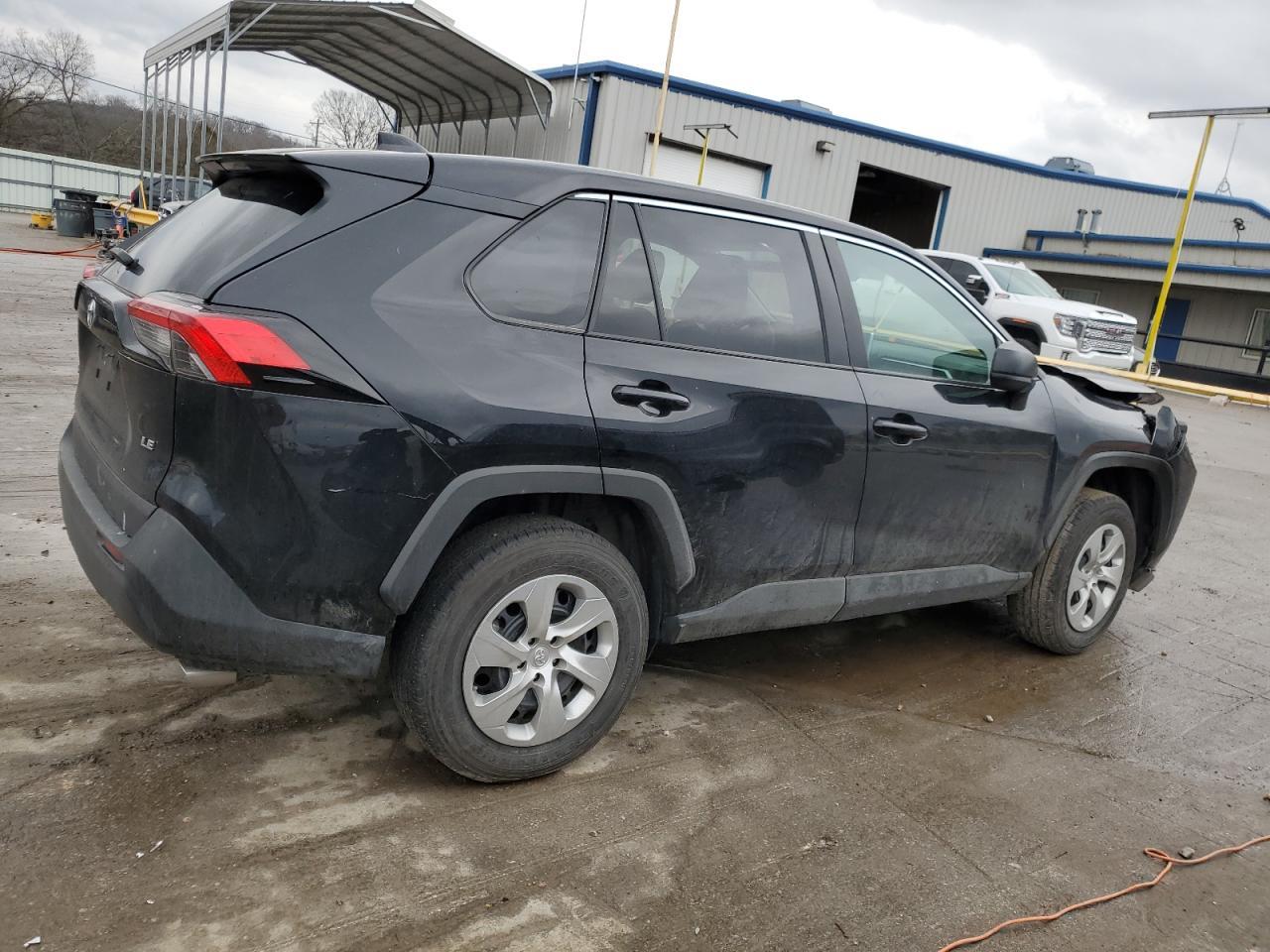 2023 TOYOTA RAV4 LE - Фото 3