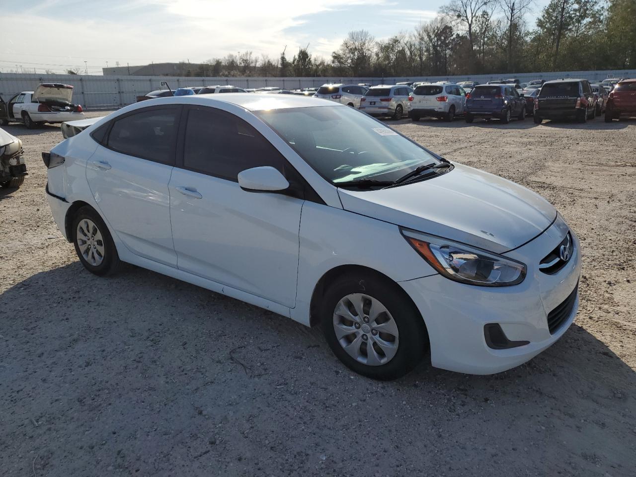 2017 HYUNDAI ACCENT SE - Image 4