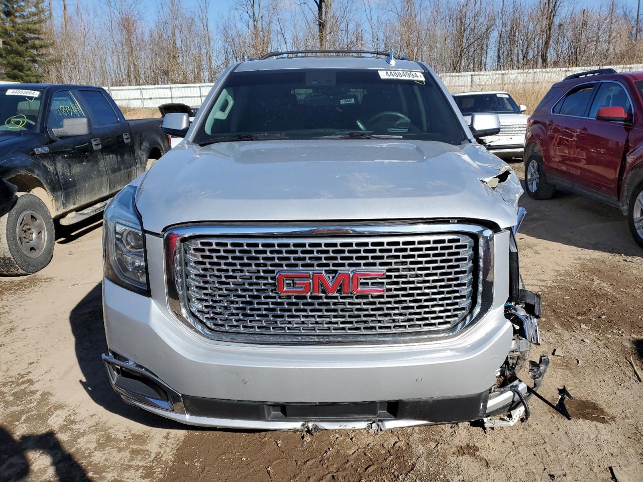 2016 GMC YUKON XL D - Фото 5