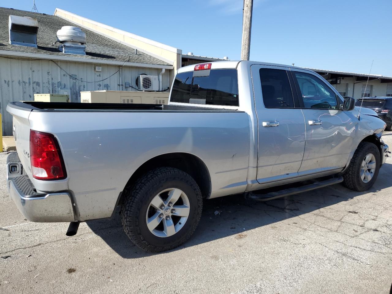 2017 RAM 1500 SLT - Image 3