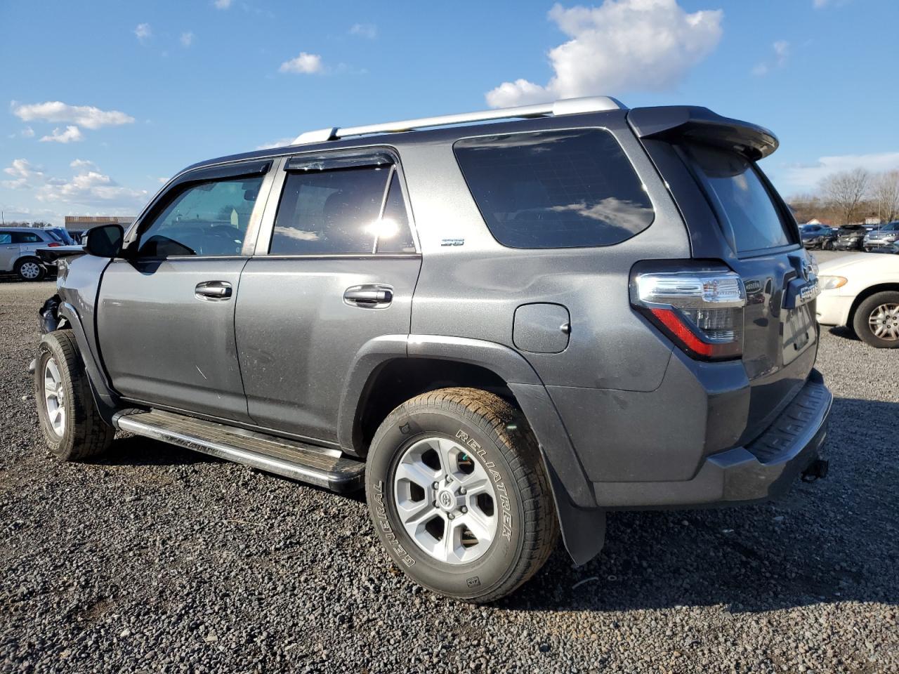 2018 TOYOTA 4RUNNER SR - Фото 2