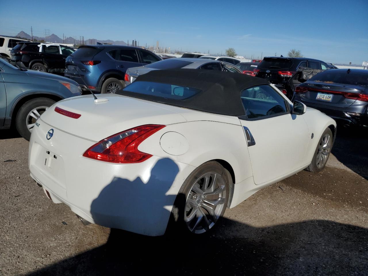 2010 NISSAN 370Z - Фото 3