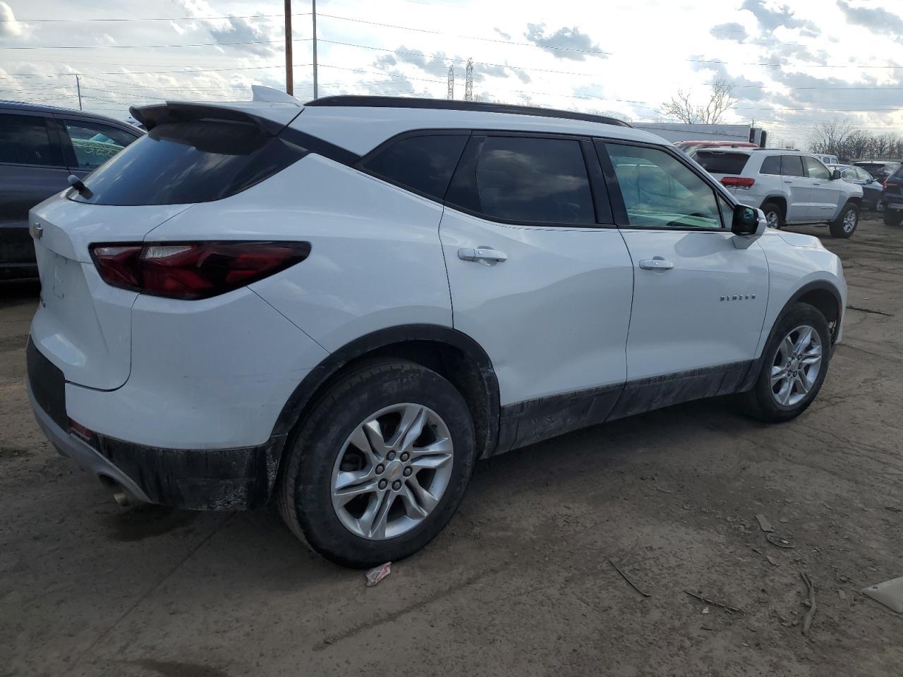 2021 CHEVROLET BLAZER 2LT - Image 3