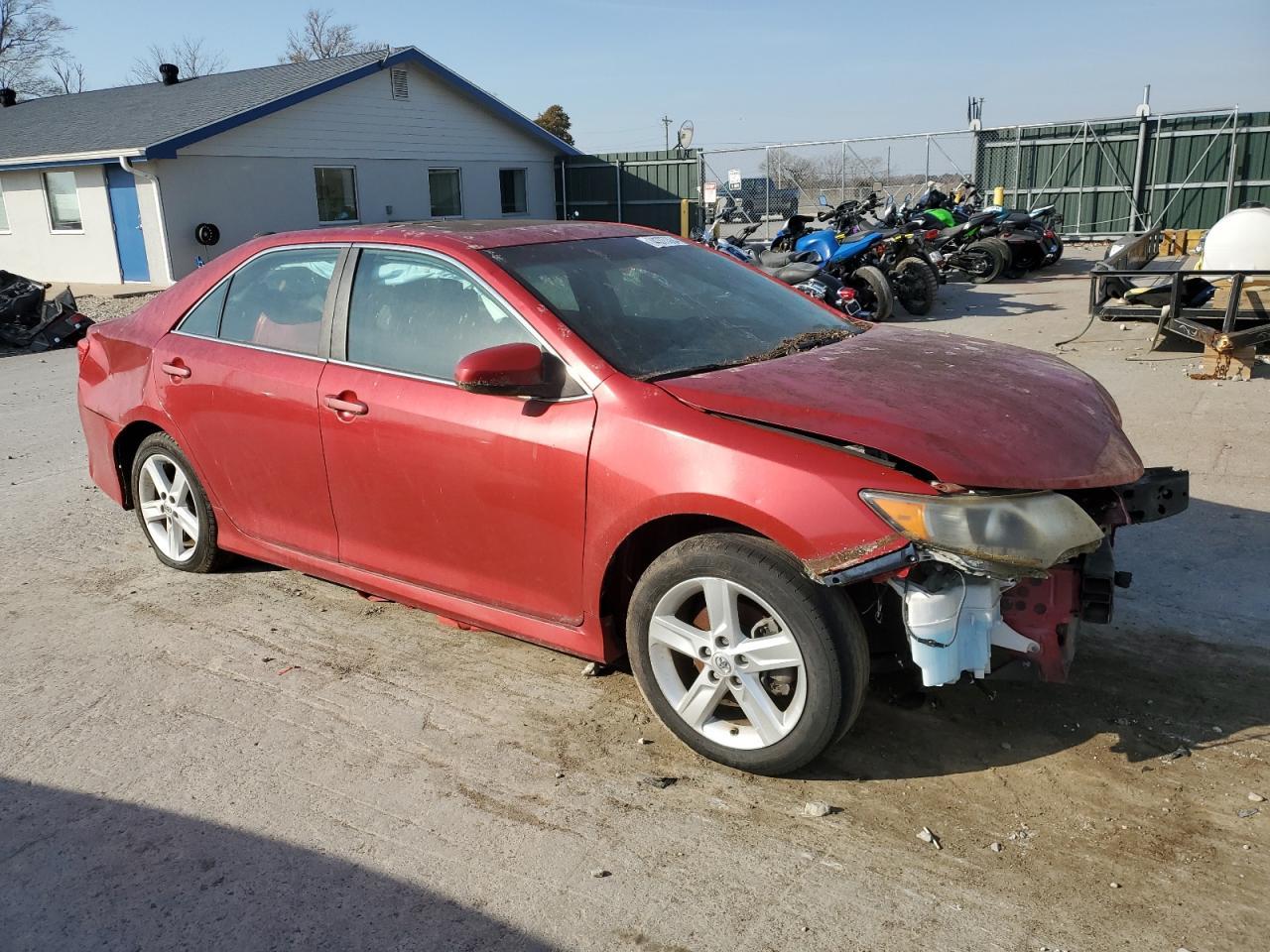 2014 TOYOTA CAMRY L - Image 4