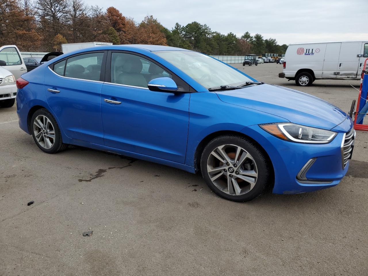 2017 HYUNDAI ELANTRA SE - Image 4