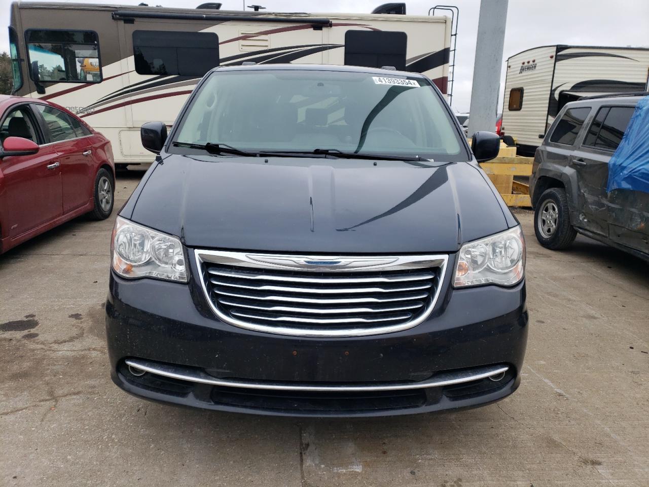 2014 CHRYSLER TOWN & COU - Image 5