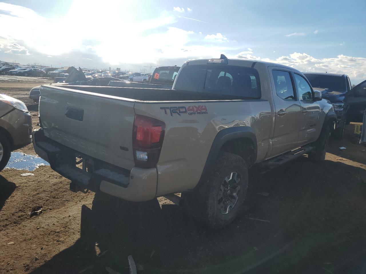 2019 TOYOTA TACOMA DOU - Фото 3
