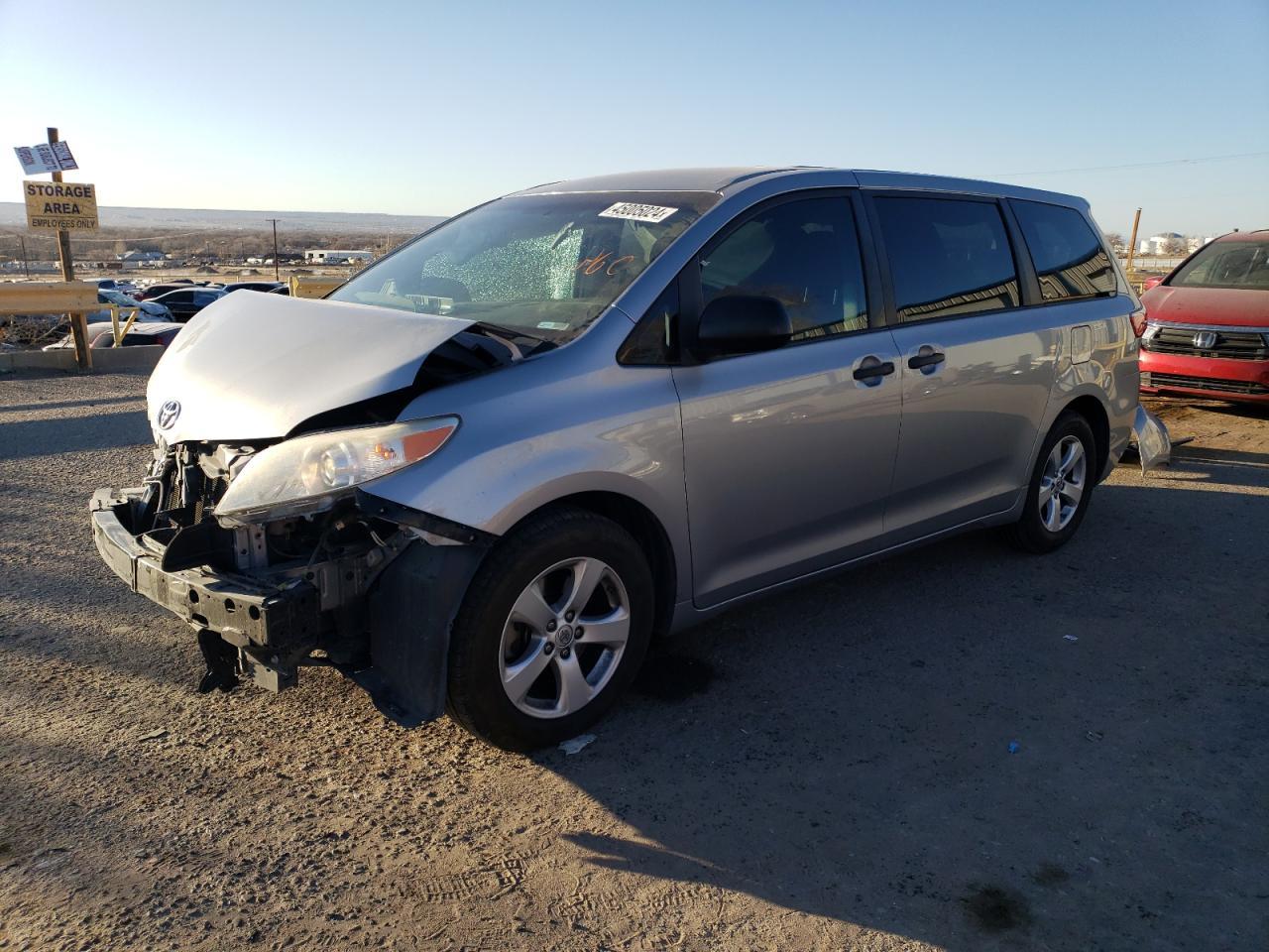 2017 TOYOTA SIENNA car image