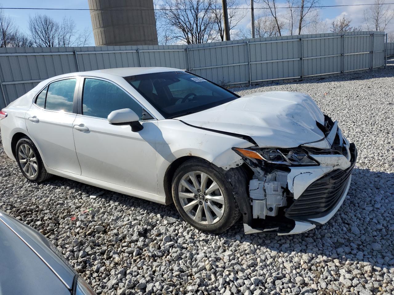 2018 TOYOTA CAMRY L - Фото 4